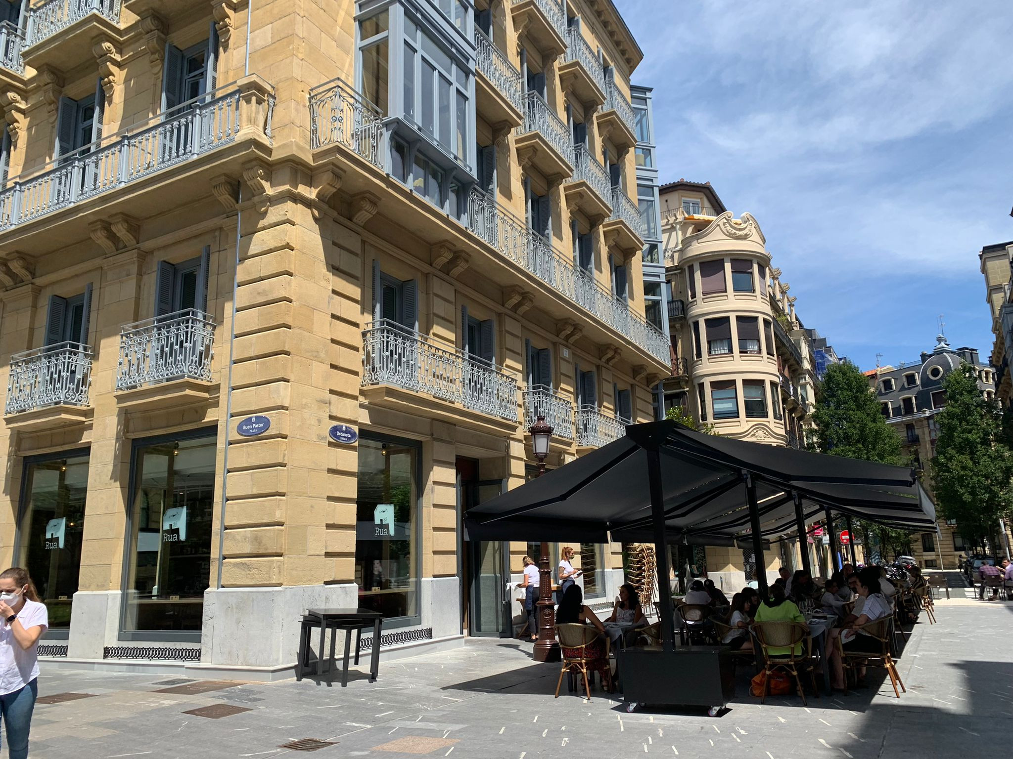 Rua 887. Hotel Villa Katerina