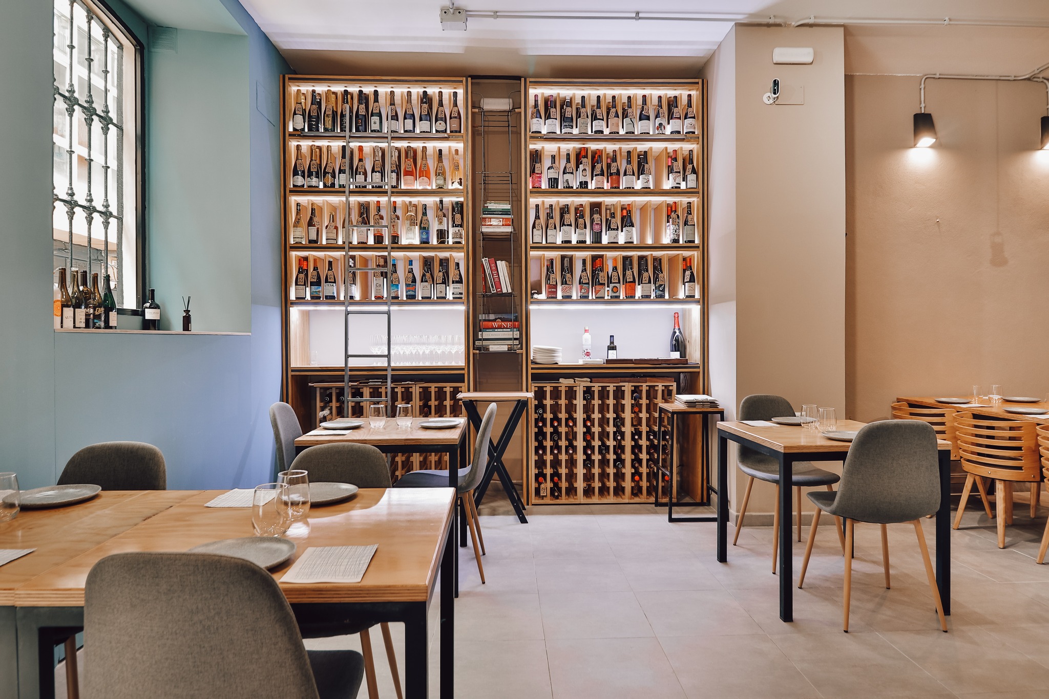 Vertical Wine Bar | Macarfi